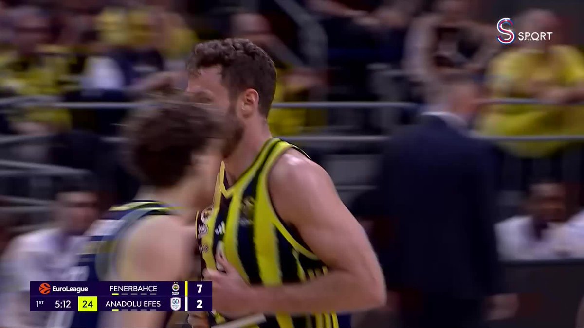 Nicolo Melli, hücum ribaundunun üstüne isabeti buluyor! 💪