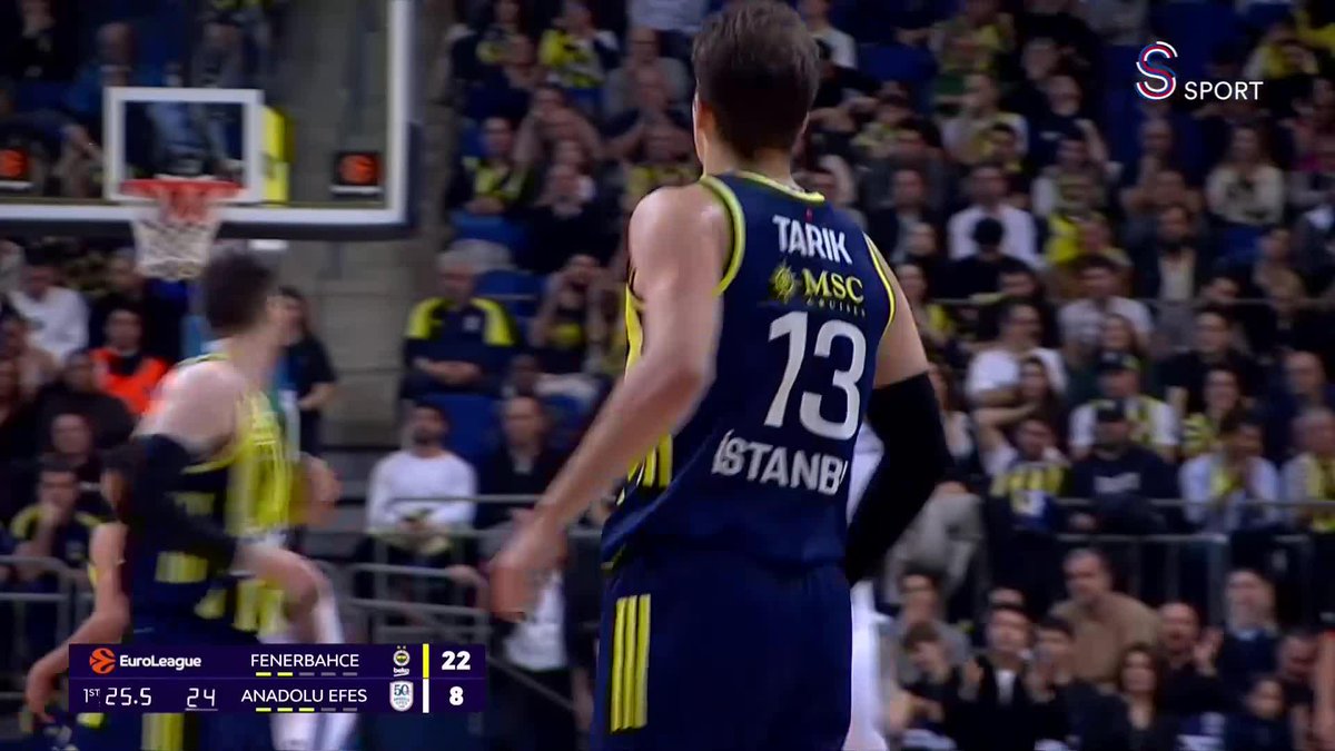 Tarık Biberovic, zor pozisyonda üçlüğü buluyor! 🎯