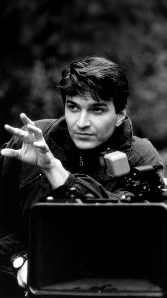 Welcome home, Oscar. 🥹 In 1997, the Czech Republic won the Oscar for Best Foreign Language Film for KOLYA. Director Jan Sverák accepted the award alongside actor and screenwriter Zdenek Sverák, producer Eric Abraham and actor Andrej Chaliman.