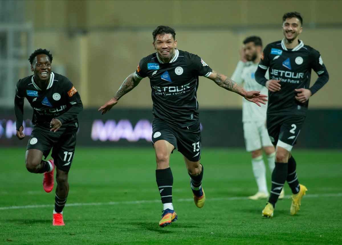 البديل وصاحب الهاتريك 🇧🇷🎖️ كارلوس جونيور: 45 دقيقة أمام الحزم 🔝 سجل الهدف الأول والثاني والرابع 😮‍💨⚽️ #دوري_روشن_السعودي | #للجماهير
