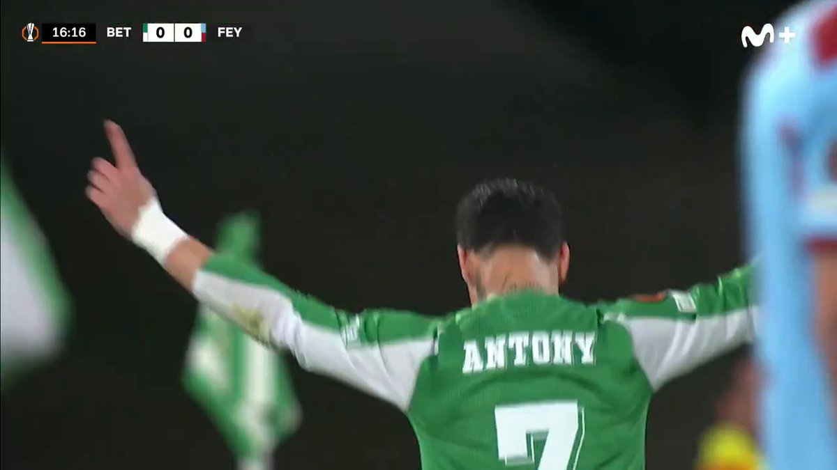 El árbitro anula un gol a Antony en el 7'. Antony: "ANÚLAME ESTA, JEFE".