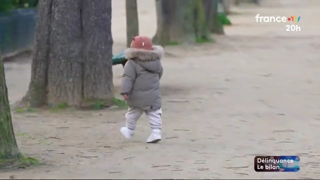⚡️🗣️ Voici le témoignage très fort de Séverine Durand, obligée par la justice de confier son enfant à son père soupçonné d’inceste : "Les photos de mon bébé entre deux vidéos pornographiques." #JT20h