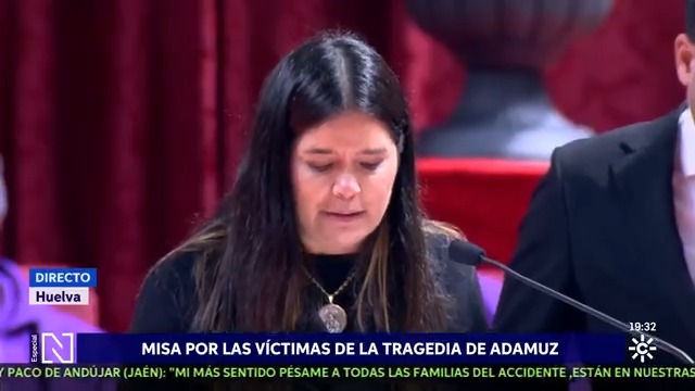 Las víctimas de Adamuz: "Lucharemos por saber la verdad" Liliana Sáenz, hija de Nati, fallecida en el Alvia, ha pronunciado un emotivo discurso en nombre de las víctimas y sus familias, respaldado con largos aplausos por los asistentes 🌐