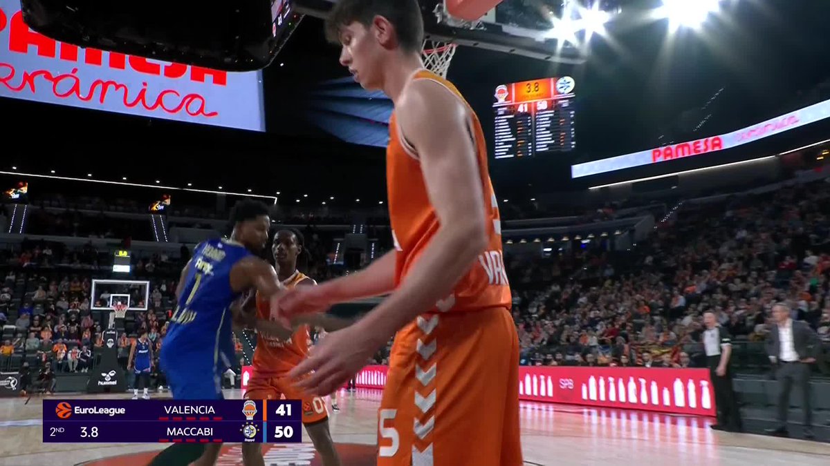 Puerto BANG! That is how you end the half #MotorolaMagicMoment motorola I Valencia Basket Club