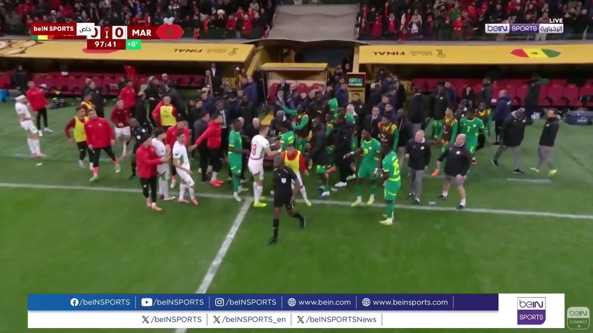 🎙️في لقاء خاص مع beIN SPORTS انتقد رايموند هاك الرئيس السابق للجنة الانضباط في الاتحاد الإفريقي لكرة القدم قرار عقوبة الكاف التي صدرت بصدد الأحداث المصاحبة للنهائي الإفريقي بين المغرب والسنغال محملا المدرب باب ثايو مسؤولية ما جرى