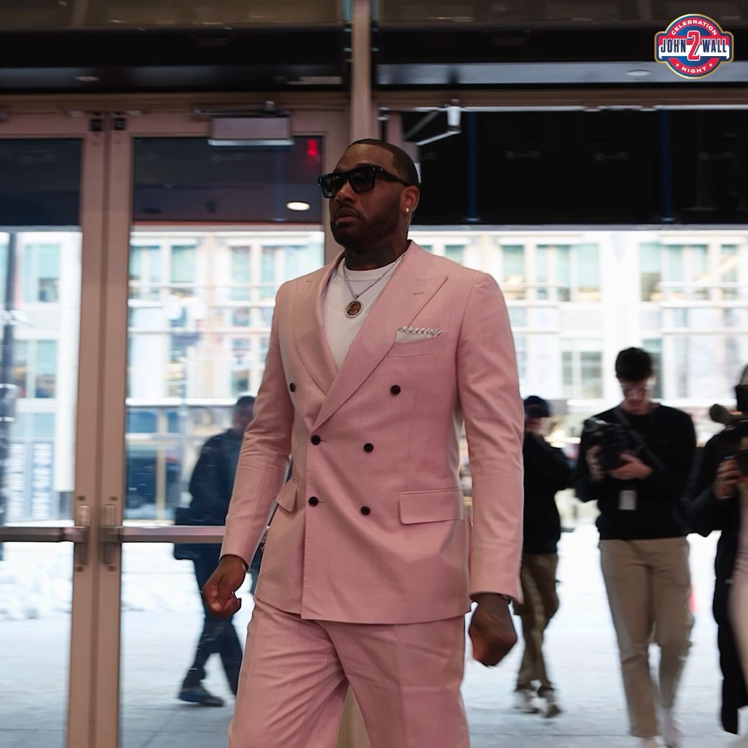 .John Wall is in the building 🌟