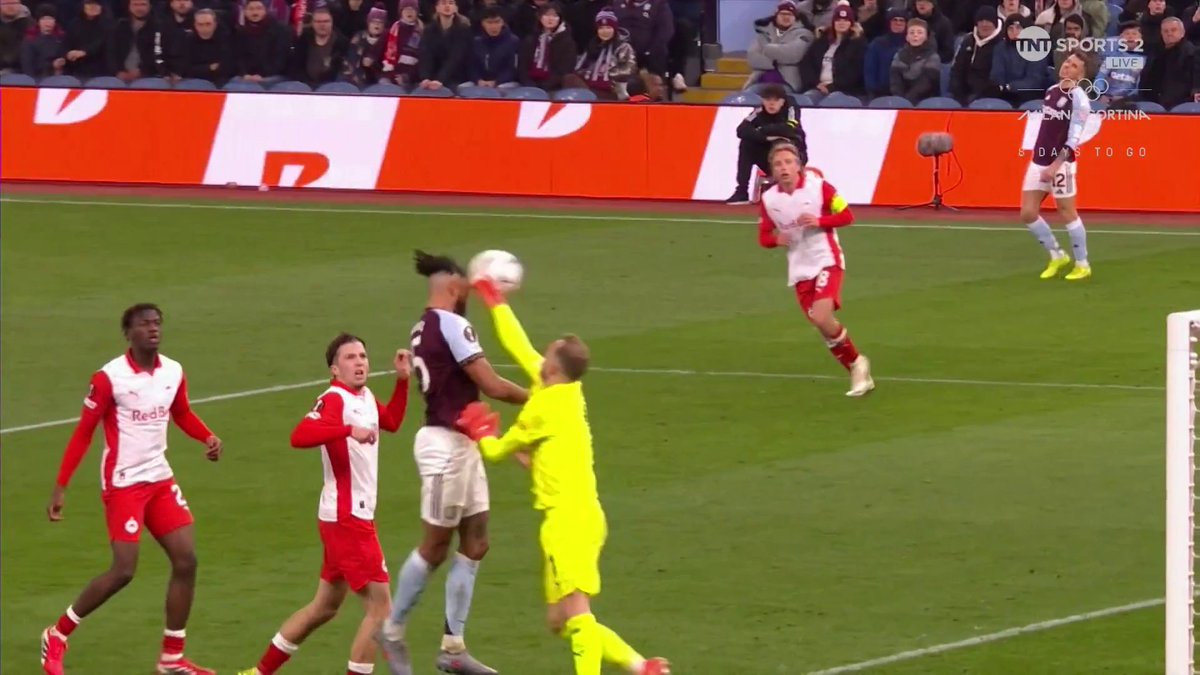 After a massive mistake in the first half, Tyrone Mings SCORES for Villa to level it up against Salzburgโฆ๐