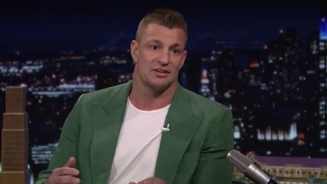 .Rob Gronkowski slams the Pro Football Hall of Fame Selection Committee for failing to induct eight-time Super Bowl champion Coach Bill Belichick as a first-ballot hall of famer, calling it “completely absurd”. #FallonTonight