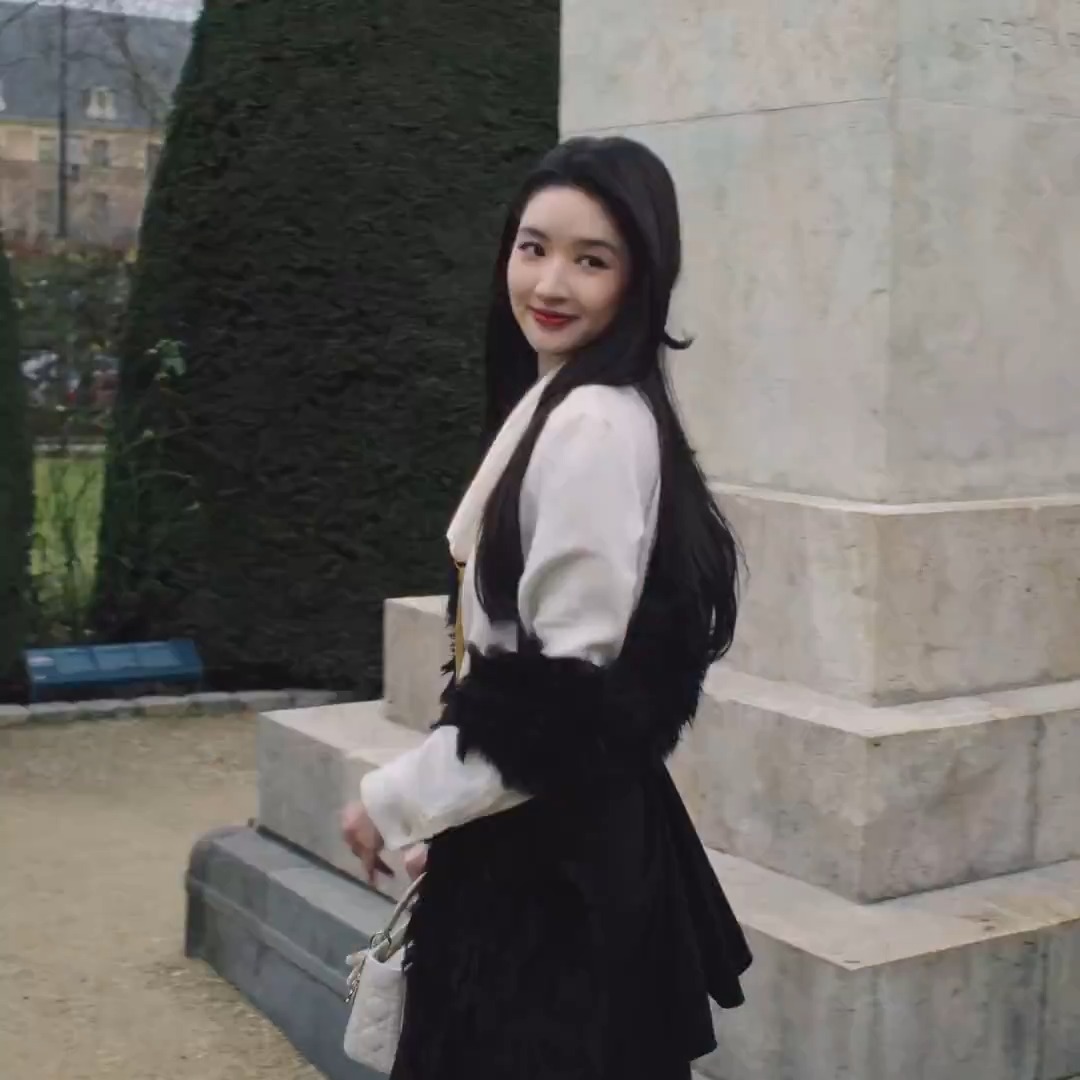 Wang Yuwen arriving for the Dior Spring Summer 2026 Haute Couture show. #DiorCouture