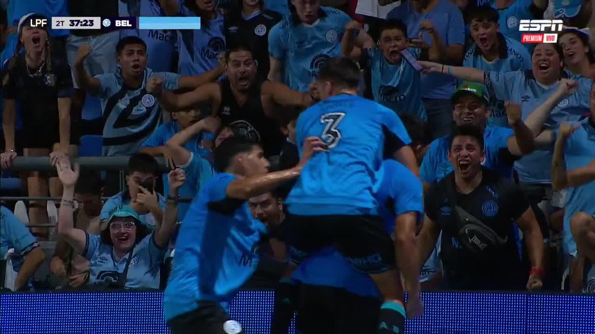 El otro día jugó 10 minutos e hizo un GOLAZO para ganarle a Rosario Central en Arroyito. Hoy llevaba 10 minutos en cancha y convirtió otro GOLAZO para empatárselo a Tigre. Lautaro Gutiérrez, 19 AÑOS. 🤯🇦🇷