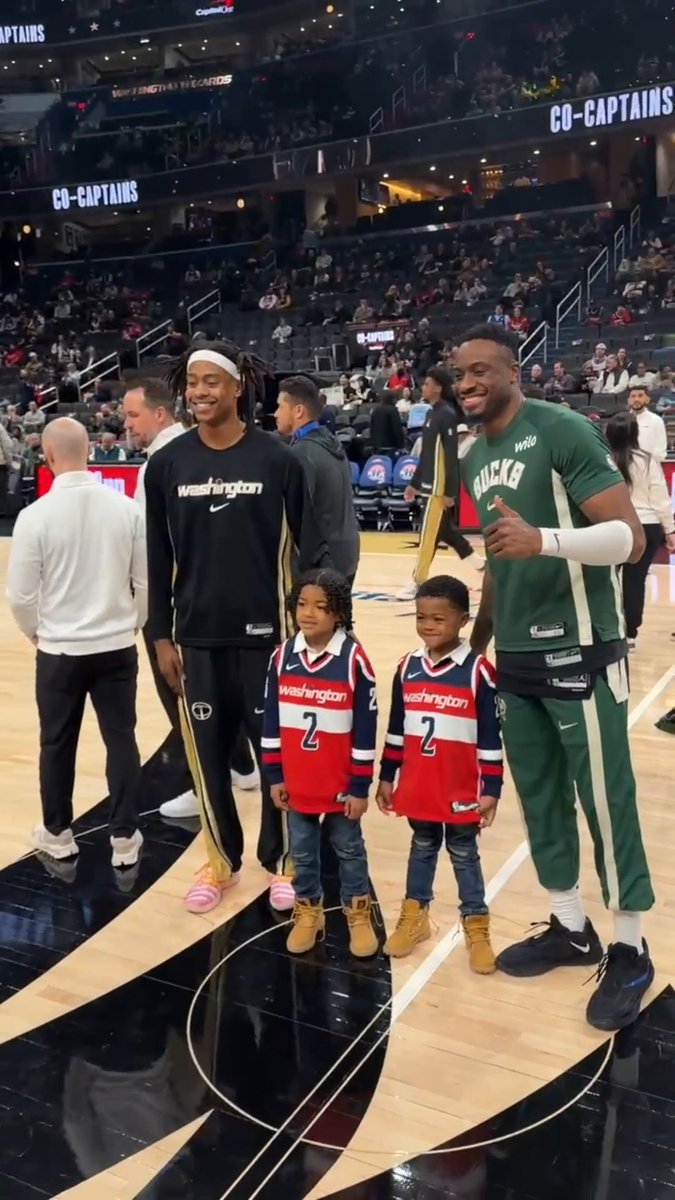 John Wall's sons, Ace and Amir, are tonight's honorary captains on John Wall Bobblehead Night 🥹