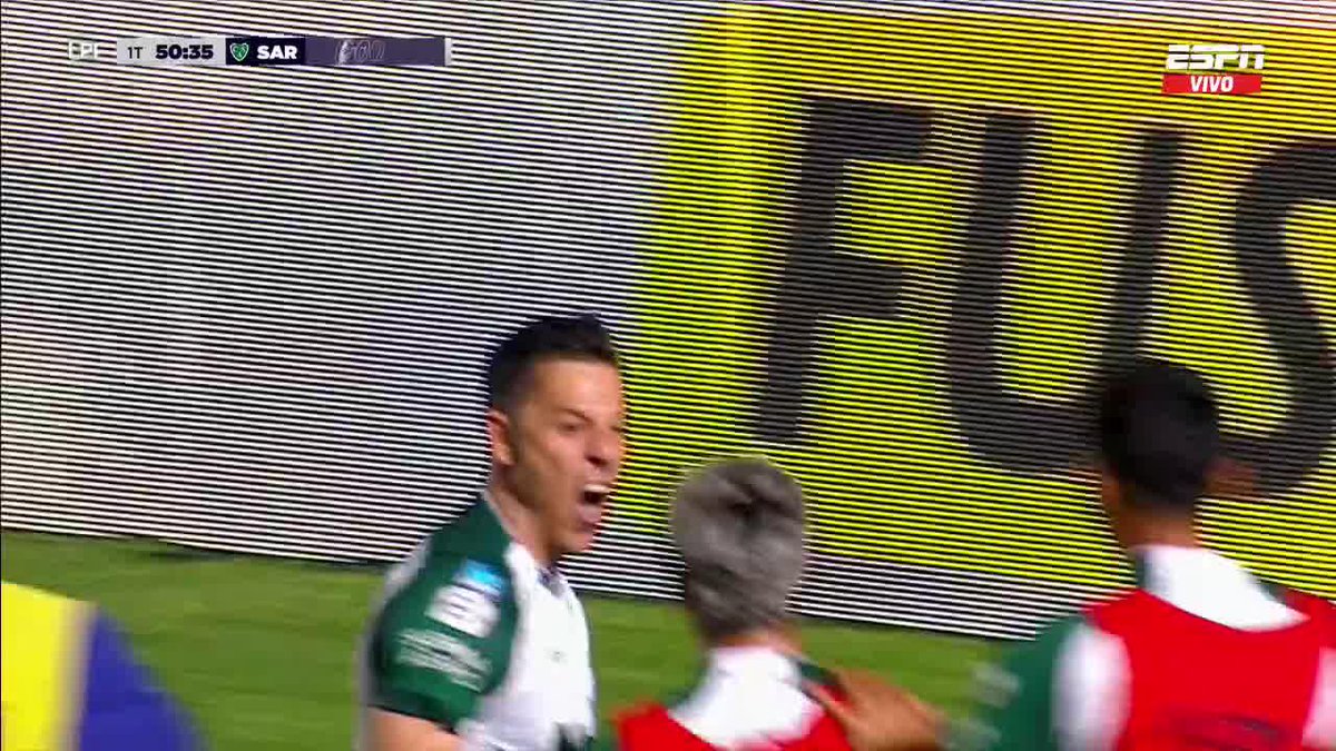 ¡CUÁNTA CALMA! Churín fue despacio, la cruzó y selló el 1-0 de Sarmiento vs. Banfield en Junín. 📺 #ESPN