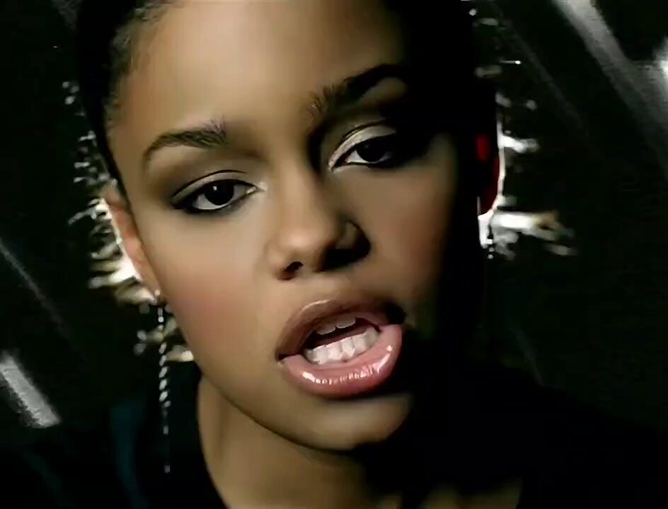 22 years ago, Fefe Dobson released "Everything" as the 3rd single from her debut self-titled album. The song peaked at #42 in the UK Charts and #39 on the Billboard US Pop Airplay. The song was also included on the soundtrack of "The Perfect Score".