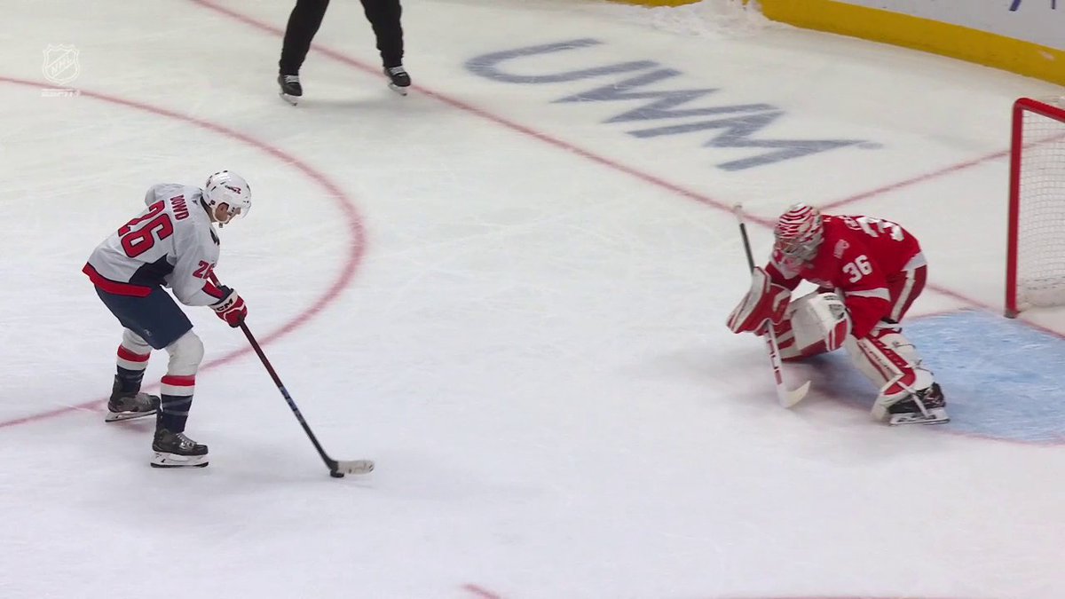 Nic Dowd comes through with the shootout winner for the Washington Capitals! 💪