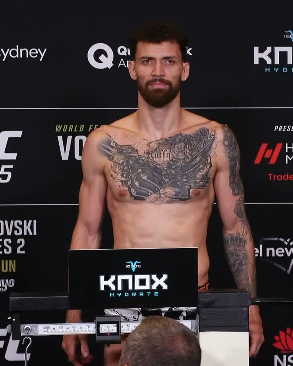 Bringing style to Sydney! 🦘 @RuffyMMA | 155.25lbs [ #UFC325 | JAN 31 | 9pmET on @ParamountPlus ]