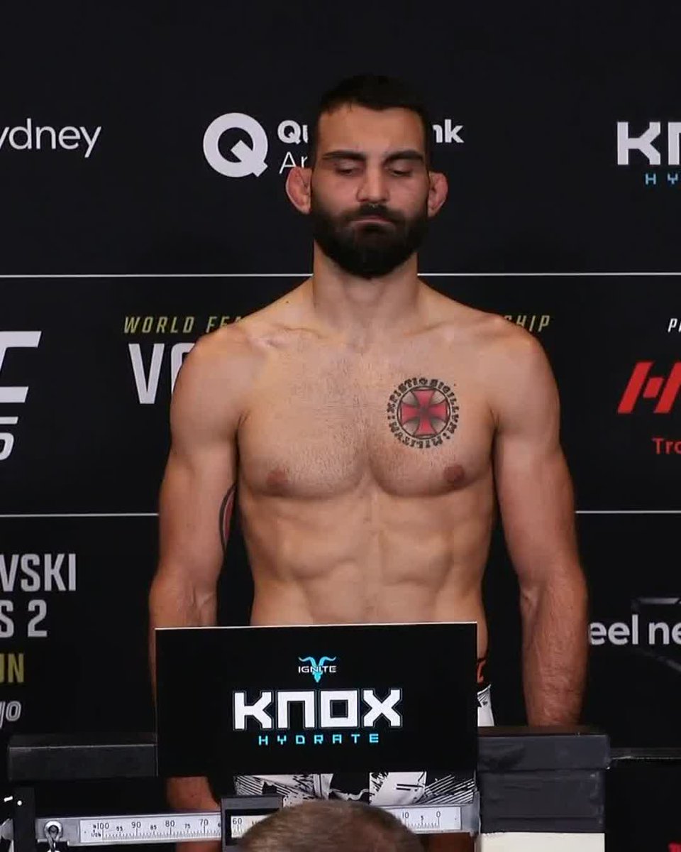 Always dangerous 🥷 Benoît "God of War" Saint Denis checks in at 155.75lbs! [ #UFC325 | JAN 31 | 9pmET on @ParamountPlus ]