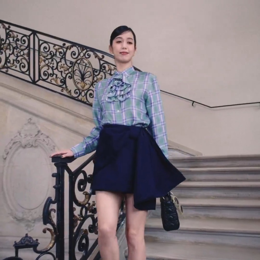 Annie Chen arriving at the Dior Spring Summer 2026 Haute Couture show. #DiorCouture