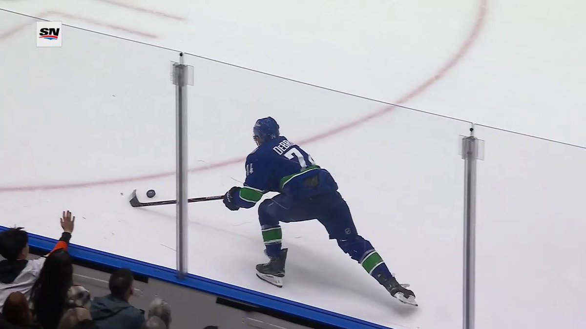 Look how fired up Drew O'Connor and the Vancouver Canucks are on this goal! 😀