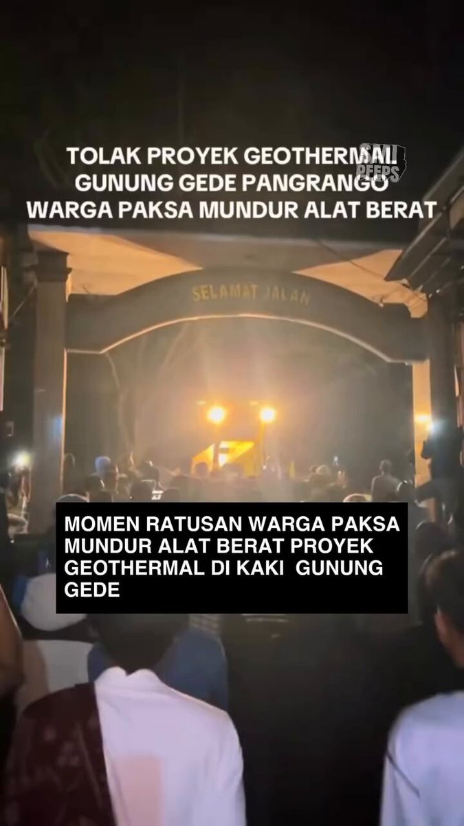 Apabila bencana Alam terjadi disekitar lokasi proyek, yang menderita pertama kali adalah warga sekitar. Salam hormat untuk pergerakan ini 👏 Ratusan warga kebali paksa mundur alat berat proyek geothermal Gunung Gede. Warga Ciguntur, Kec. Pacet, Kab. Cianjur pukul mundur 3 alat berat yang akan masuk untuk membuka akses proyek geothermal di Gunung Gede Pangrango. Aksi penolakan tersebut terjadi pada malam hari hingga pukul 00.15 warga berhasil mengusir alat alat tersebut. Gimana menurut kamu? 📹: lippo zenith