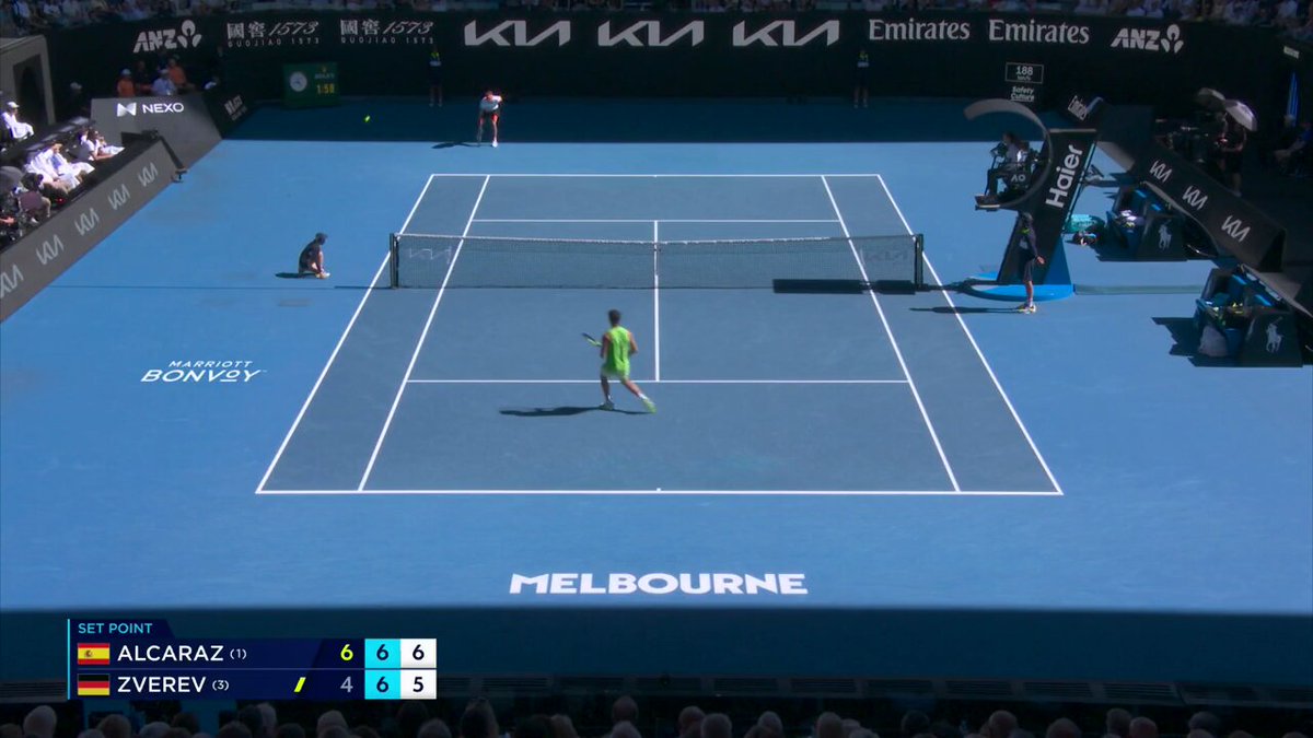 CARLOS ALCARAZ IS ONE SET AWAY FROM HIS FIRST AUSTRALIAN OPEN FINAL 💥