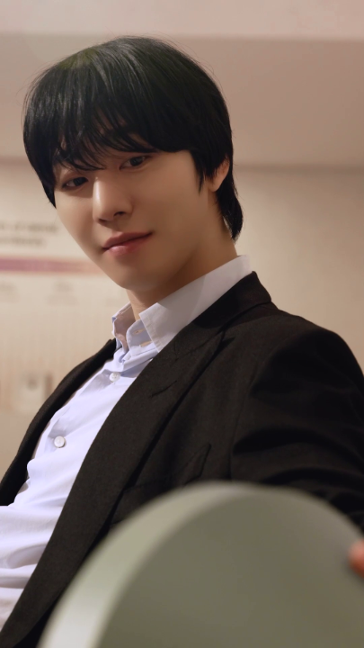 Join Ahn Hyo Seop, Samsung TV ambassador, for an up-close look at The First Look 2026 🚀 in Las Vegas. Featuring the epic 130” Micro RGB 🖥️, Vision AI 🤖, Music Studio 🎶 and more. #AhnHyoSeop #TheFirstLook2026 #SamsungVisionAI #SamsungTV