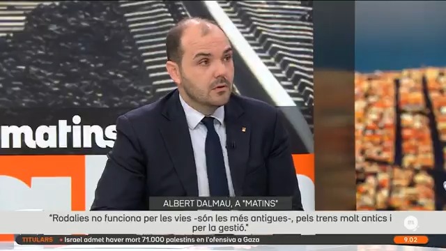"Hi ha hagut un error en les prioritats i s'ha desatès la xarxa convencional." El conseller Dalmau explica que "es van prioritzar durant molt de temps les línies d'alta velocitat" i defensa que cal "invertir en els trens que utilitza la gent" #Matins3Cat