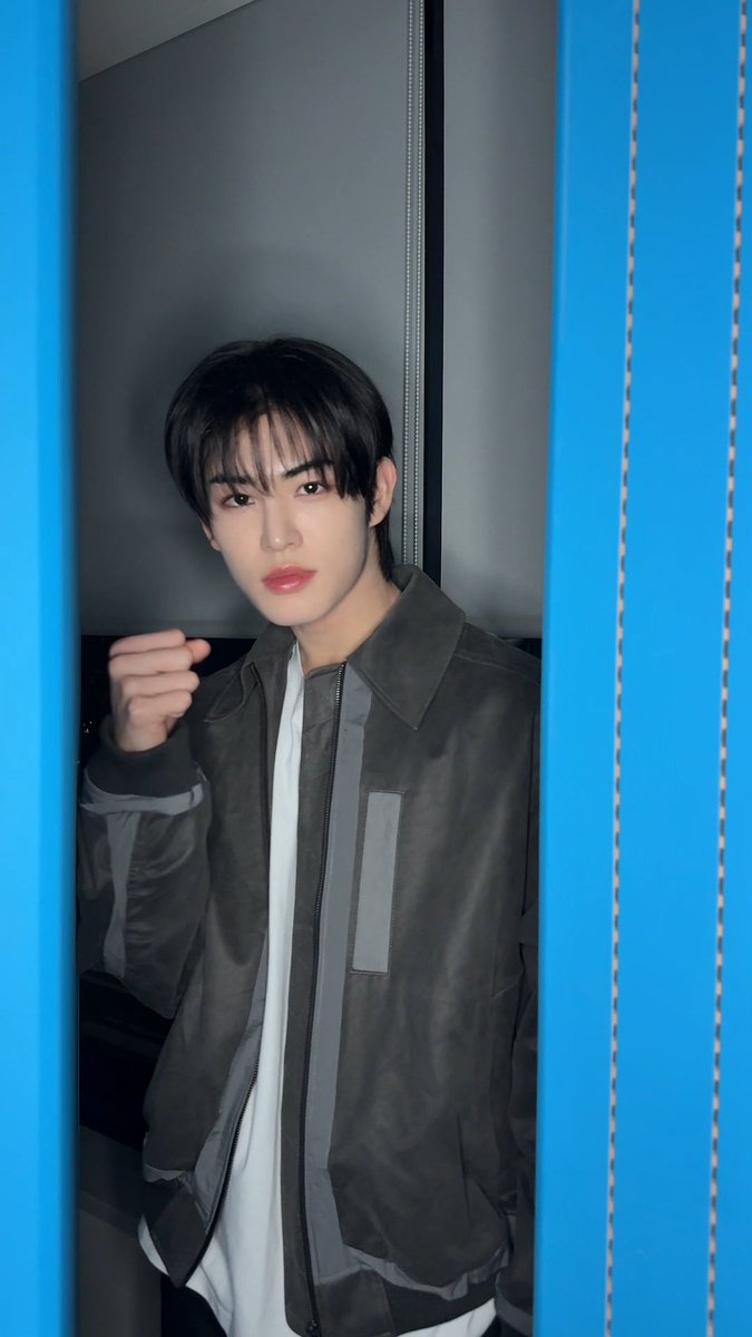 관계자 외 출입금지 여긴 Back door🚪 #KickFlip #킥플립 #Minje