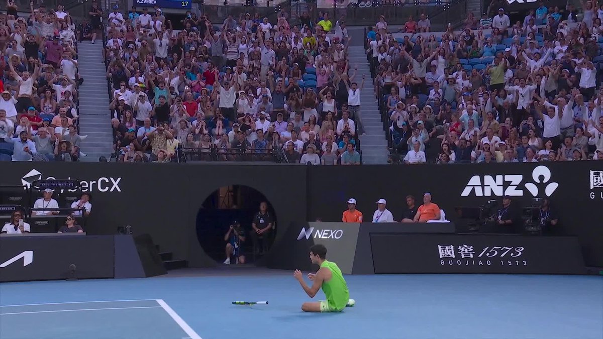 “Alcaraz will fall down to the ground while Zverev walks over like a little bitch and shakes his hand for the 1047472th missed opportunity of his career” 🤣⬇️