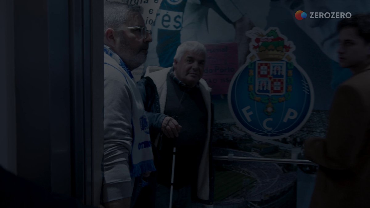 [Reportagem] O REGRESSO AO DRAGÃO: Perdeu a visão, mas amor pelo FC Porto chama mais alto 💙 Em 2016, Vítor Costa sofreu um AVC enquanto conduzia uma ambulância em sentido de urgência. O zerozero acompanhou o regresso especial do Sr. Vítor ao Estádio do Dragão.
