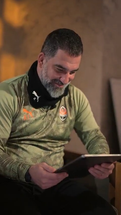 🎂 Happy birthday, Arda! 🧡 😍 Arda Turan’s emotional reaction to congratulations from sports stars, family, former teammates and players he has coached. ⚒️ Darijo Srna, Fatih Terim, Luka Modrić, David Villa and others 🤩 #Shakhtar #Türkiye