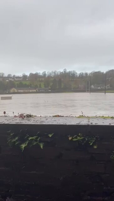 The River Nore at Inistioge in Kilkenny is rising with flooding in the area. Video shows the Rower pitch flooded.