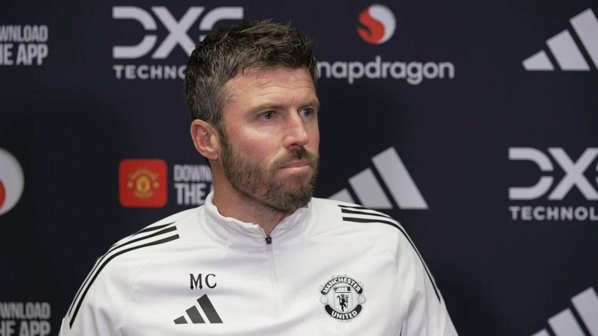 Michael Carrick says Patrick Dorgu will be out for 'a period of time' and saying that the injury looks a 'little more on the serious side' 🎙️
