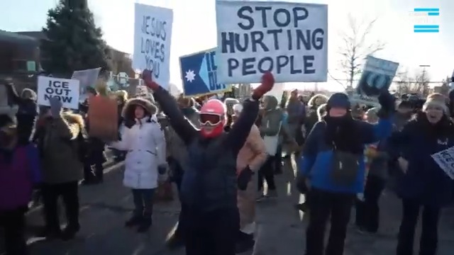 🚨"Get the f*ck out of here!" Hundreds of ICE protesters are out in MINUS 17 DEGREES in front of Minneapolis federal building demanding "ICE out now!" This is part of today's Minnesota general strike against ICE aiming to go nationwide (no school, work, shopping). LIVE NOW ⬇️