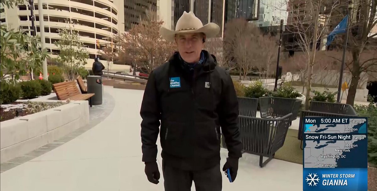 A Winter Storm Warning goes into effect later this afternoon in Charlotte, North Carolina, as the city prepares for a major hit. Meteorologist ReynoldsWolf shows how the city is bracing for a storm that could shatter its monthly snowfall average in just one weekend: