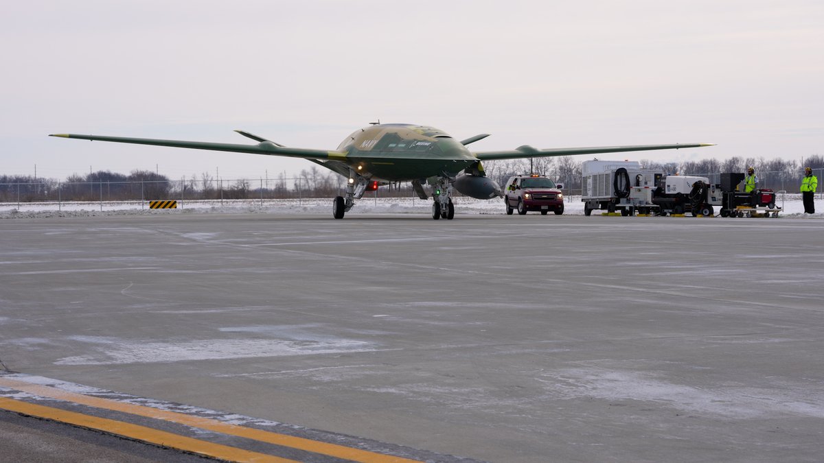 The first operational MQ-25A Stingray™ for the U.S. Navy has successfully completed its first taxi test. At the push of a button from Air Vehicle Pilots the Stingray autonomously taxied and executed a series of maneuvers to validate its functionality.
