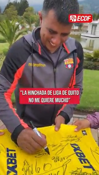 "LA HINCHADA DE LIGA DE QUITO NO ME QUIERE MUCHO" 👀🟡 César Farías, DT de BSC, comenta sobre su rivalidad con LDU. ¿Quieres la camiseta autografiada por toda la plantilla? Conéctate mañana a la previa desde las 15h00. 🔥 📲 Míralo en EXCLUSIVA por