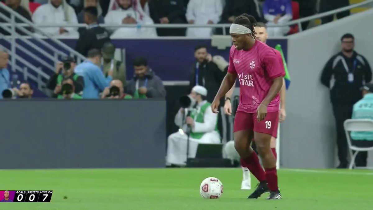 Bilal Fadili pulls off a WWE move on KSI during the “Match For Hope” leading to a goal 😭