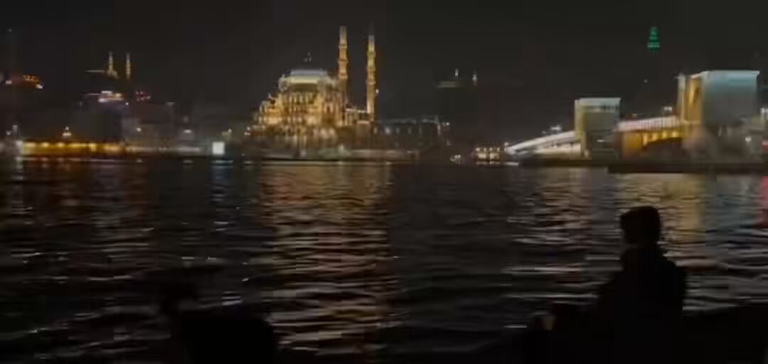 beni yaralamana üzülmedim de beni yaralayacak kadar ne oldu sana