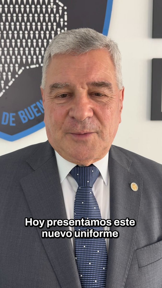MÁS QUE UN NUEVO UNIFORME La Policía de la Ciudad renueva su imagen con uniformes de alta tecnología. ✅ Tecnología: Telas inteligentes con evaporación rápida. ✅ Resistencia: Costuras reforzadas y protección contra lluvia/frío. ✅ Seguridad: Detalles reflectivos de alta visibilidad y protecciones desmontables. Más confort y mejor equipamiento para quienes nos cuidan. La entrega se realizará de forma progresiva en dos etapas.