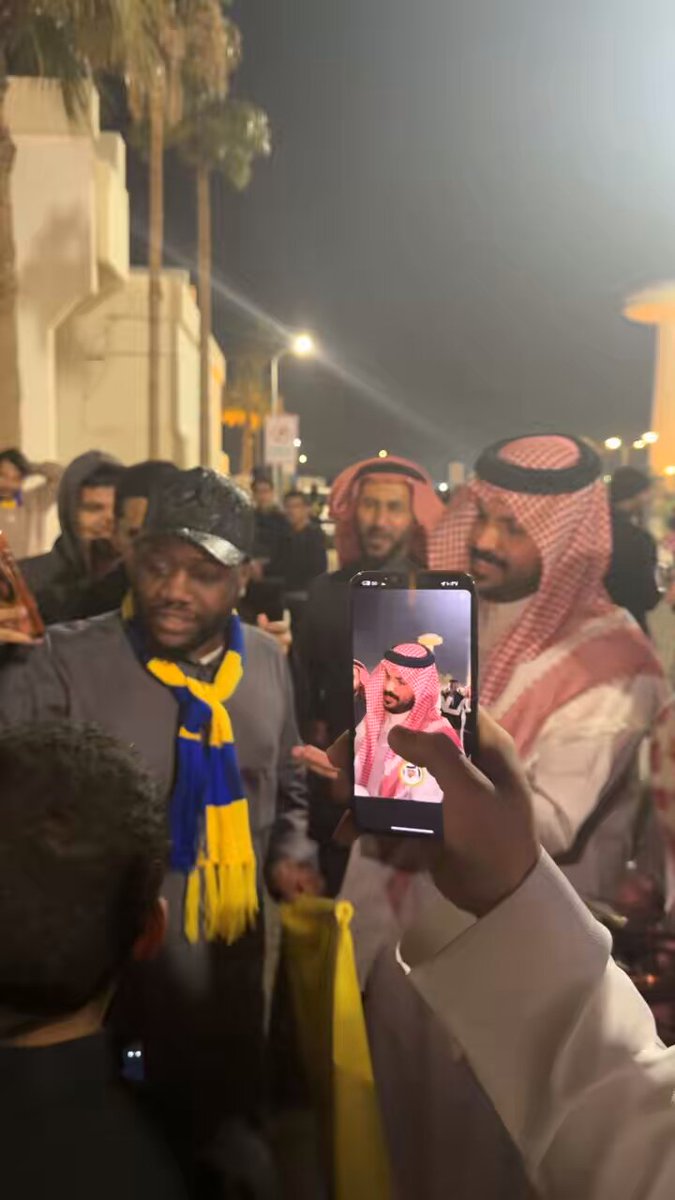 🎙️البلاتيني غازي الذيابي : " نهزم الرياض و الهلال يخسر من الاهلي و تزين امورنا باذن الله " 💛💛 #النصر_الخلود