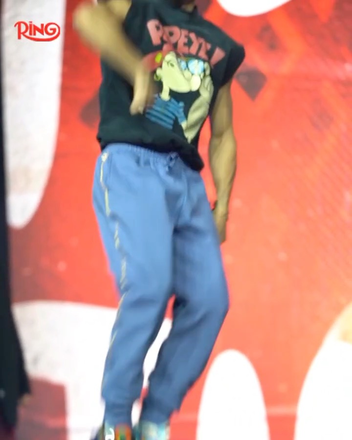TEO HAS MOVES 🕺🏻 Teofimo Lopez dancing all over the stage at the Shakur Stevenson weigh-in 🙌 The Ring VI | Exclusively on DAZN | Jan 31st in NYC 🥊