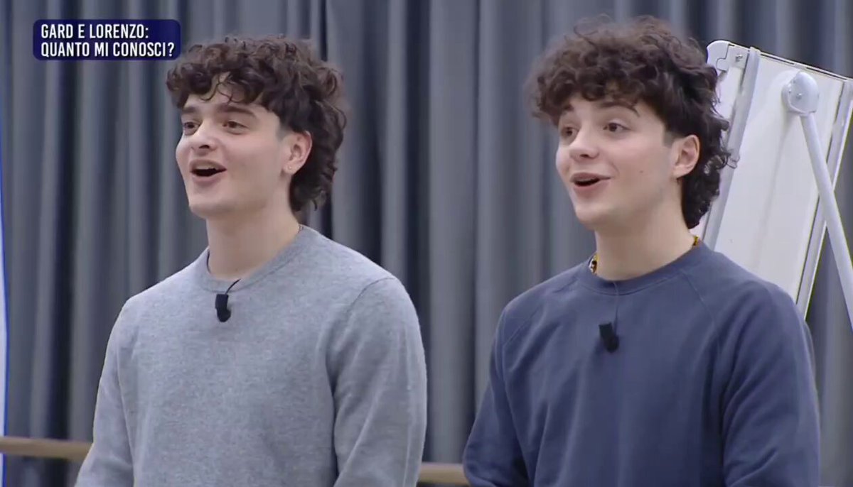 ma sono uguali veramente aiuto #amici25