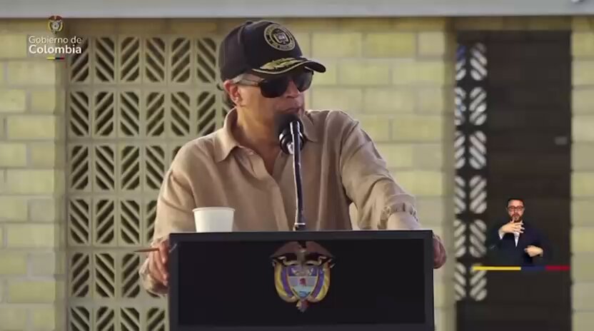 #POLÍTICA Durante la entrega de la Institución Etnoducativa Integral rural de Villa Fátima en La Guajira, el presidente Gustavo Petro (Gustavo Petro) respondió a los cuestionamientos por supuestamente “derrochar” el presupuesto General del país, y dijo que la entrega de este colegio, es el ejemplo de lo que ha estado “derrochando” este Gobierno.