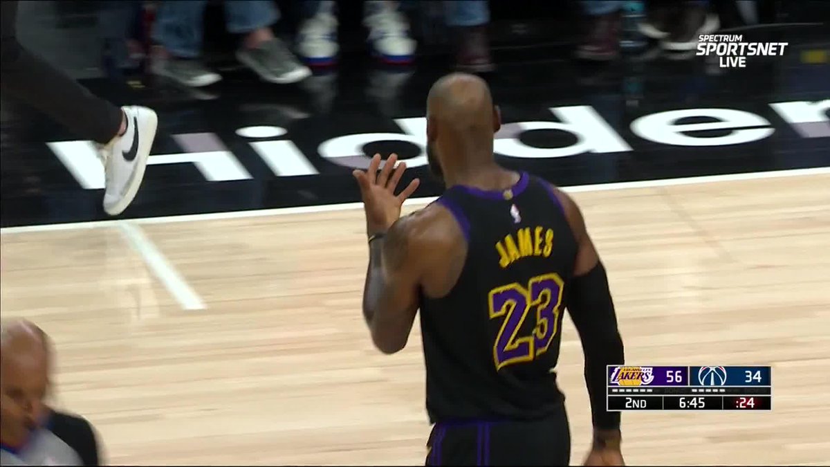 LEBRON WITH THE LEFT HAND 🔥 His reaction after 😂