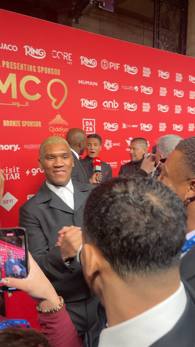 Rolly Romero and Conor Benn meeting on the red carpet at The Ring Awards 👀 The Ring Awards 2025 | Officially Presented by الوسائل SMC and our Bronze sponsors Red Sea Global and Qiddiya | القدية 🏆