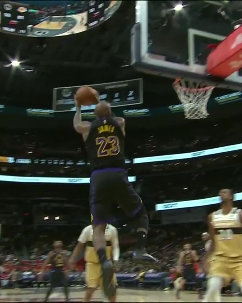 LEBRON REVERSE JAM ON THE LOB 👑