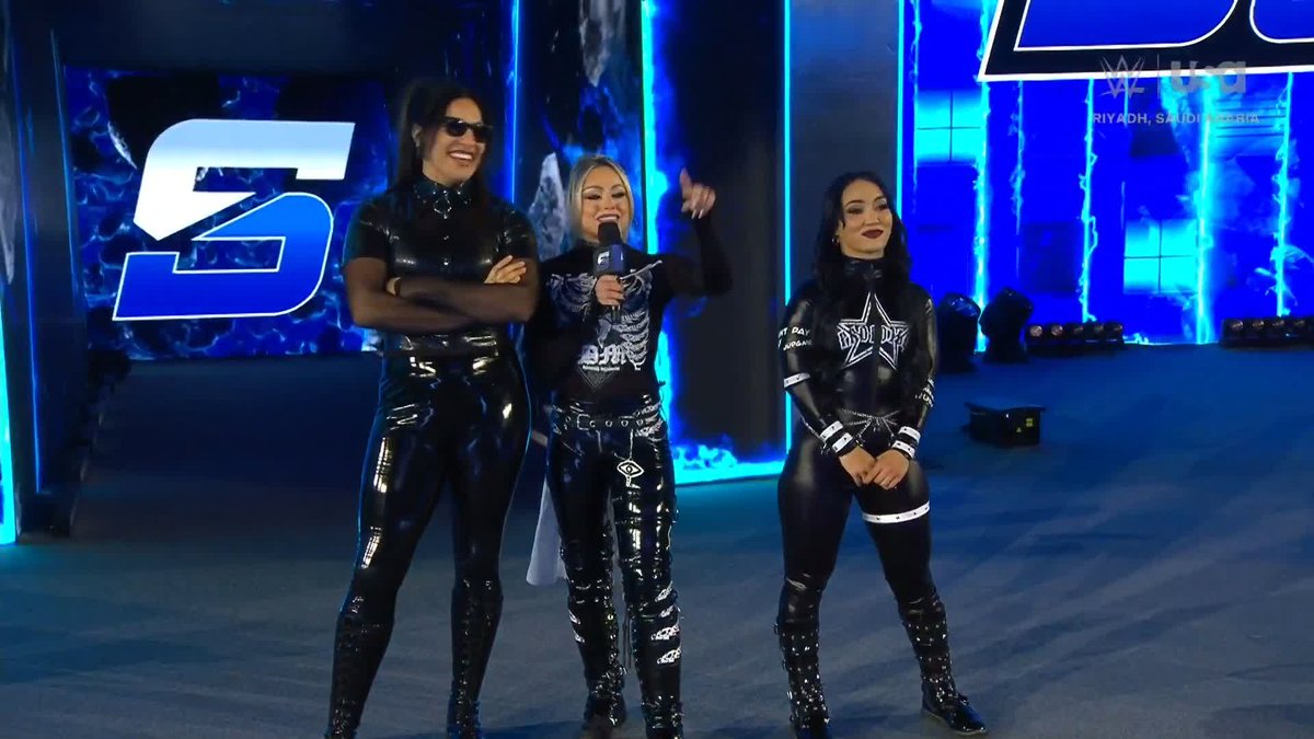 NOT SO FAST! SmackDown runs a little differently, LIV Morgan 🤭 Nick Aldis roxanne Raquel
