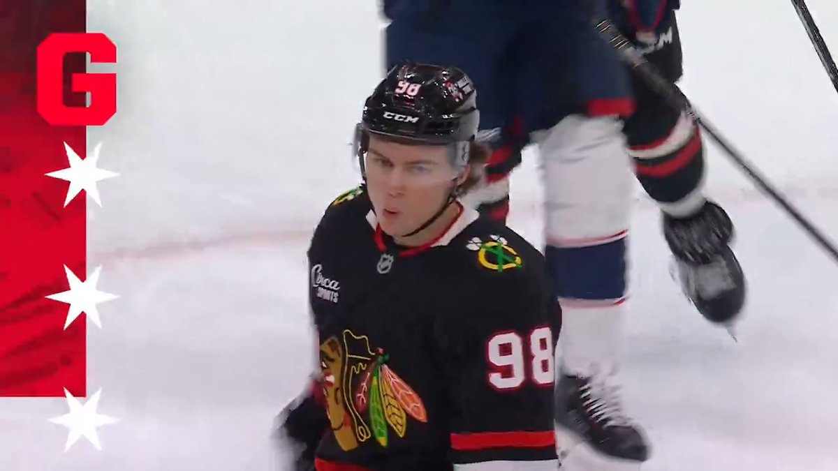Who else but Connor Bedard?! 🤩 He ties it up late in the first!