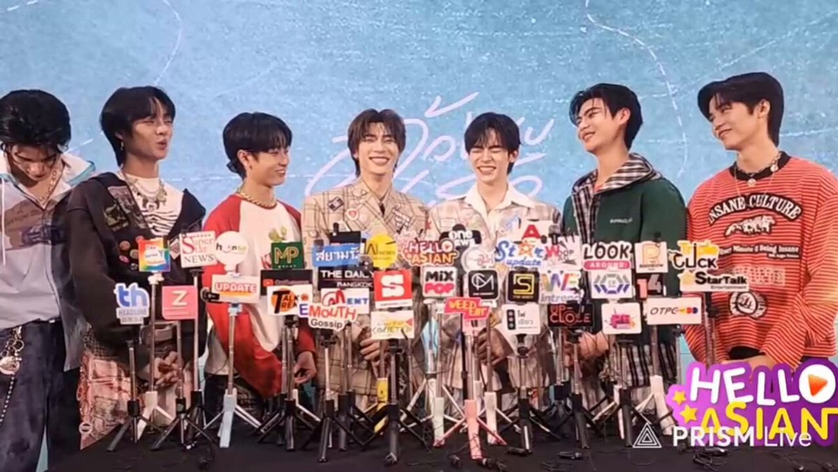 อันนี้ตี๋ตลกมาก ป๋อชอบแบบไหนตี๋ก็พยายามทำตัวแบบที่ป๋อชอบทุกอัน จะบ้า 55555 #คืนนี้มีด้วงนะเธอ #twnpich #Porsuppakarn 💬 : อยากจีบพี่ป๋อต้องทำยังไง พี่ป๋อชอบคนแบบไหน? 👤 : ชอบคนยิ้มแฉ่งมั้ย (ตี๋ยิ้ม) 👤 : คนอารมณ์ดีล่ะ (ตี๋ดีด) 👤 : เท่ๆมั้ย (ตี๋แอค) 👤 : นิ่งๆงี้ (ตี๋นิ่ง) 👤 : สดใสมั้ย (ตี๋สดใส) 👤 : ชอบคนตลกมั้ย (ตี๋พยายามทำตัวตลก) 🐶 : ไม่ คือผมรู้เขาชอบแบบไหน เขาชอบคนเบียว ทุกวันนี้ที่ตี๋เป็นเนี่ยเพราะรู้ว่าเขาชอบ 💬 : หมายถึงในซีรีย์หรือชีวิตจริง? 🐶 : ชีวิตจริง... อยากกรี้ด แต่ปวดหัวกับตี๋มาก จะเป็นให้ได้เลยดิคนในใจปิ๊ปอะ 5555555555