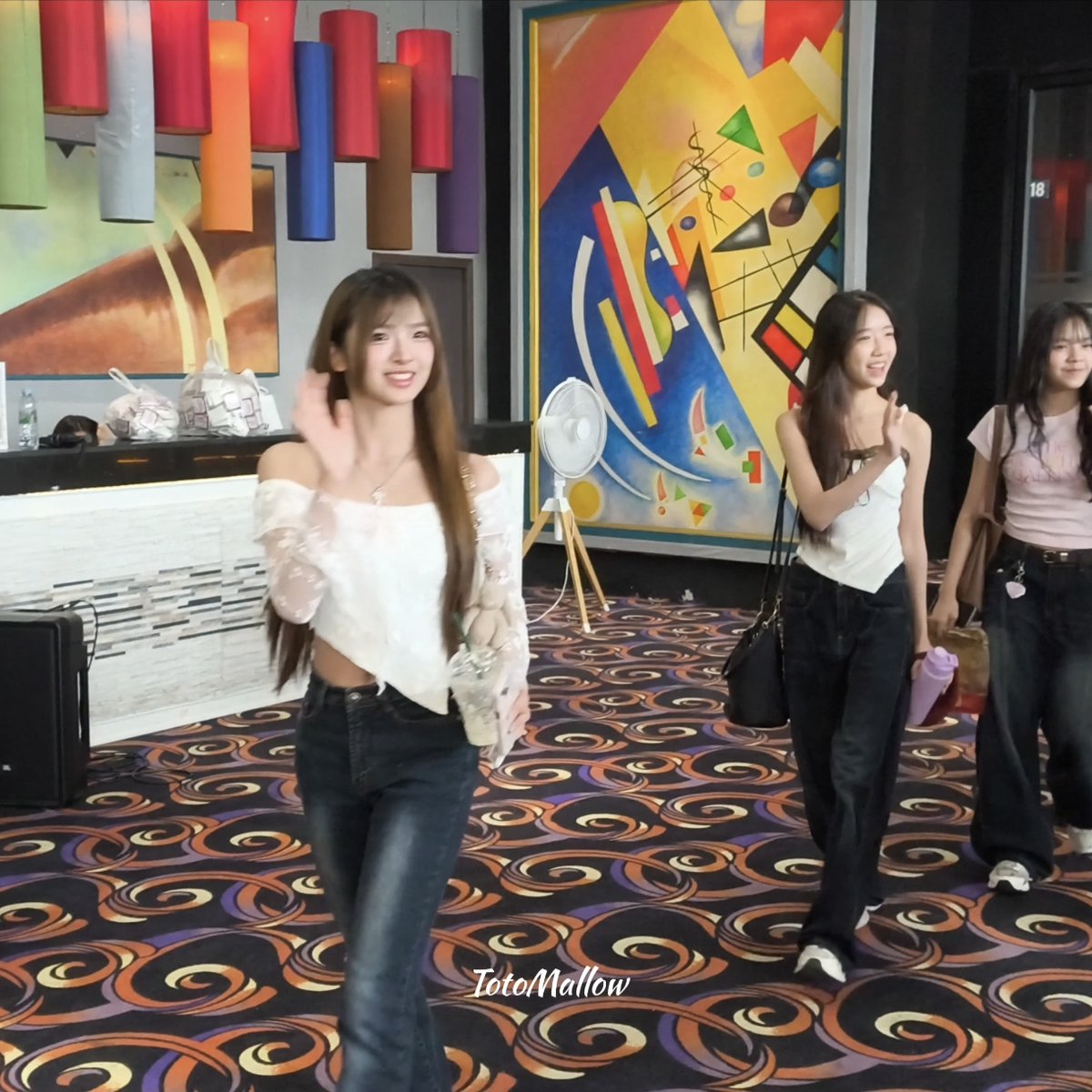 น้องๆรุ่น 4, 5, 6 มาดูสเตจแกรดรุ่น3 #BNK48